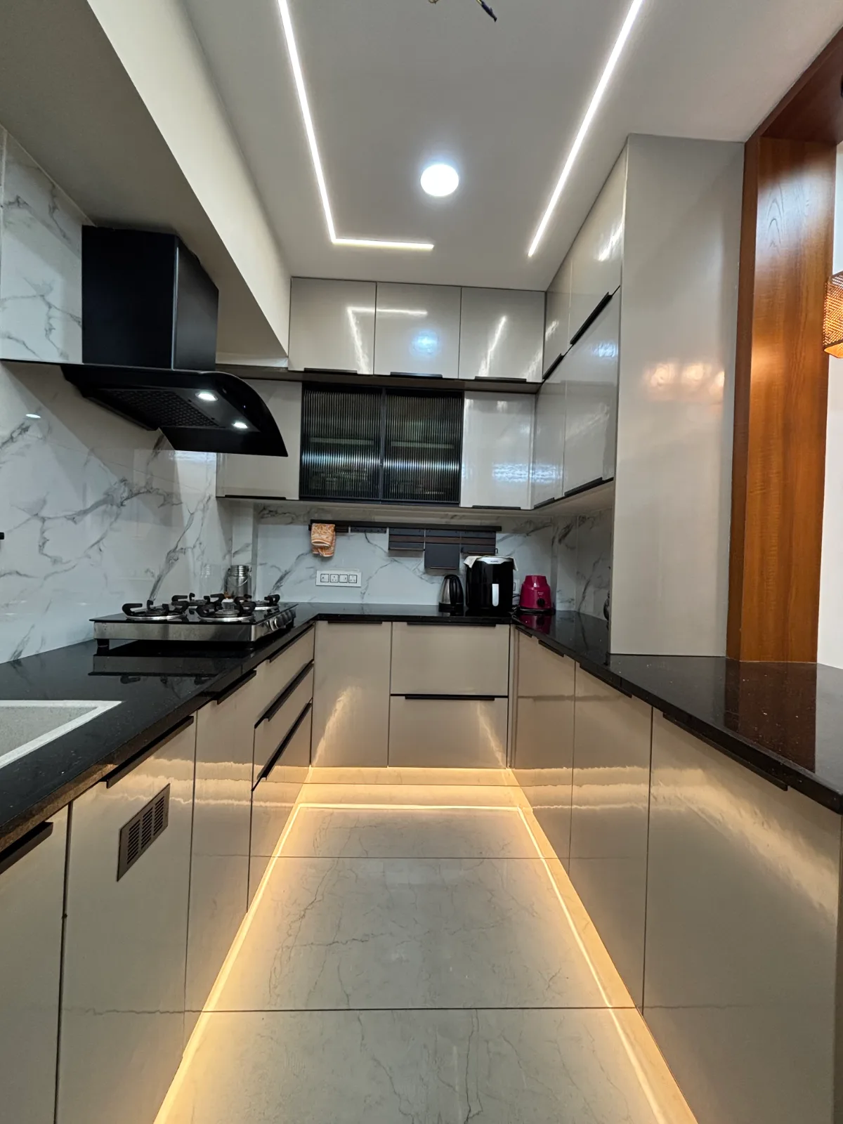 2 BHK • Cute Family • Cute Home ❤️ — photo 11